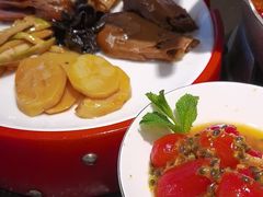 -万重锦·人文川菜馆(骡马市店)