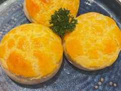 酥皮叉烧包-白天鹅宾馆-宏图府餐厅