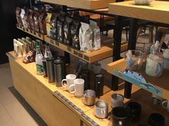 零售区-星巴克臻选(郑州中原万达店)