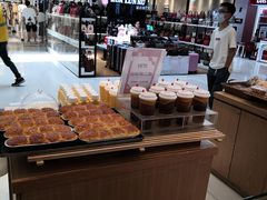 面包甜点陈列柜-面包新语(宝龙店)