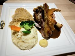 招牌巴伐利亚烤脆皮猪肘-LENBACH兰巴赫西餐啤酒坊(大连东港店)
