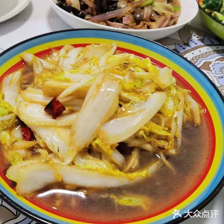 万亩良田里的地主老财饭