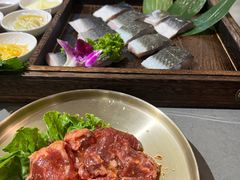 -围炉肉舍•炭烤活鳗•丹东海鲜烤肉(步行街店)