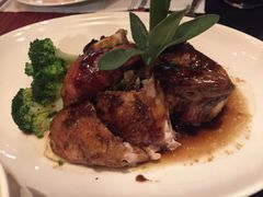 烤春鸡-WOLFGANG PUCK KITCHEN & BAR(迪士尼小镇店)