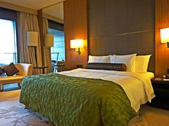 -上海滴水湖皇冠假日酒店