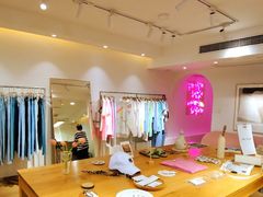 -nana showroom娜娜家服装店