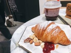 蜂蜜可颂-瞄一喵猫咖(格力海岸店)