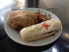 牛舌饼&nbsp;芝麻烧饼-老磁器口豆汁店(天坛店)