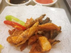 炸三文鱼骨头-新享乐海鲜(翠华路店)