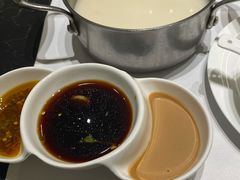 -红鼎豆捞·非遗鲍皇汤火锅(宝丰路店)