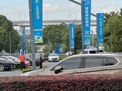 -沪松公路-路侧停车位