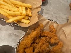 -必胜客(尹山湖歌林公园店)