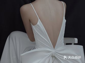 化繁为简有时也是一种艺术🤍 穿着婚纱嫁给爱情的模样