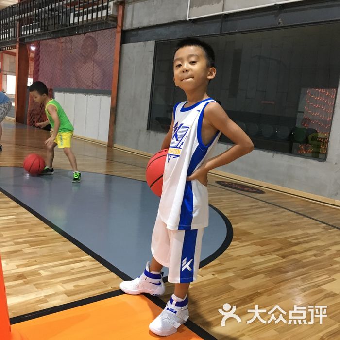 天青体训篮球培训