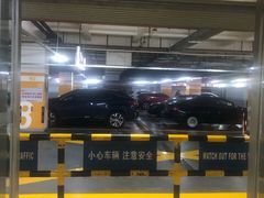 -百联西郊购物中心·停车场
