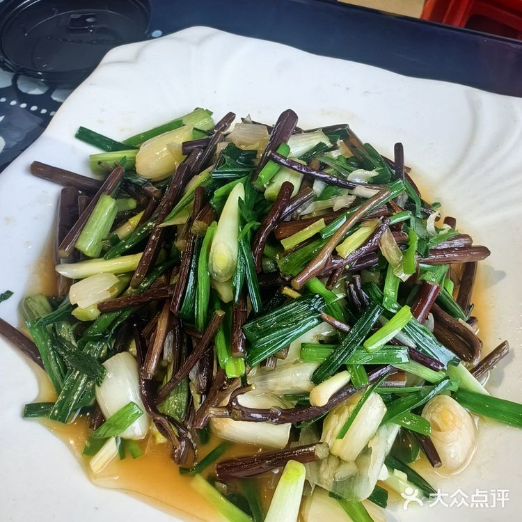 肯定要打卡主席最爱的“红烧肉”。这家真是下足功夫的