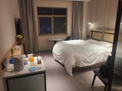 -如家商旅酒店(上海徐家汇柳州路桂林公园地铁站店)