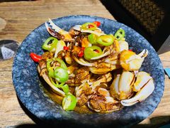 麻辣炒蟹钳-八月美食小馆(银泰城总店)