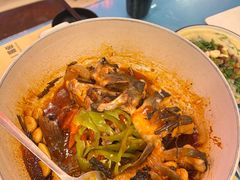 -刘姐啤酒鱼民族演艺餐厅(西街总店)