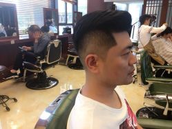 -尼特斯男士发型馆