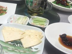 酥肉卷饼-咸亨酒店•非遗绍兴菜•中华老字号(堂吃餐厅)
