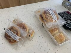 -顶东面包花园·生日蛋糕(世博店)