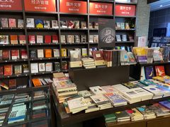 -钟书阁(松江泰晤士小镇店)