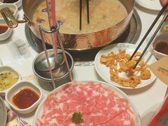 -洪氏嗨捞·广东猪肚鸡·椰子鸡火锅(西咸万象城店)