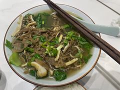 -犇逸·乐山跷脚牛肉·四川现炒(览海店)