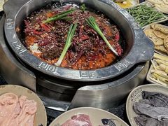 -洞亭火锅(防空洞总店)
