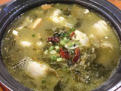 石锅酸菜鱼-周鱼小馆石锅酸菜鱼(活力汇店)