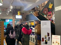 -LINE FRIENDS Garosu-gil Flagship Store