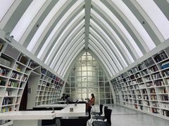 -钟书阁(松江泰晤士小镇店)