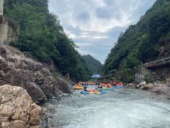 -安吉龙王山峡谷漂流