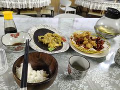 -天天向上素食餐厅(五台山店)