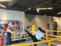 -享受健身·美体塑形馆