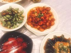 -巴厘龙虾·榜首油焖大虾(音乐学院·沿江酒馆店)
