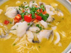 金汤酸菜鱼-向塘土鸡总店(八一广场店)