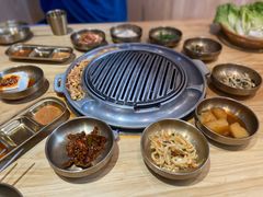 十道正宗韩国小菜-金顺韩式烤肉·网红烤肉店(广利路店)