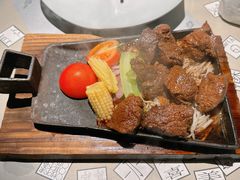 -穹六人间 people 6(岳阳路店)