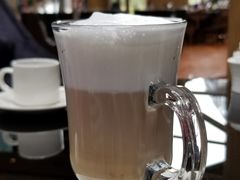 -上海滴水湖皇冠假日酒店