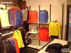 -NIKE上海青浦换季优惠店