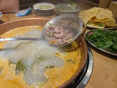 -洱火云南酸菜牛肉火锅(石景山当代商城店)