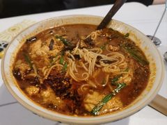-粉八·云南米线·建水烧烤(常熟路店)