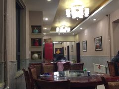 大堂-金牌餐厅·天津菜·八珍豆腐·老爆三(瓷房子店)