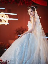 点击看大图 -伯瓷皇后婚纱艺术空间