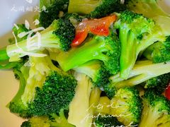 蒜蓉西兰花-東舍食唐精品陕菜馆