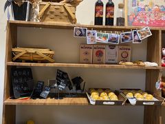面包甜点陈列柜-沁屋面包店(人民东路店)