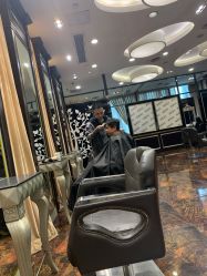 点击看大图 -八佰伴8008星级形象店