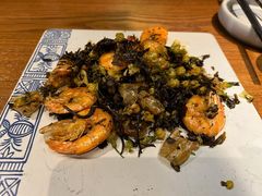 普洱茶香酥虾-云海肴·汽锅鸡·云南菜(天山百盛优客店)